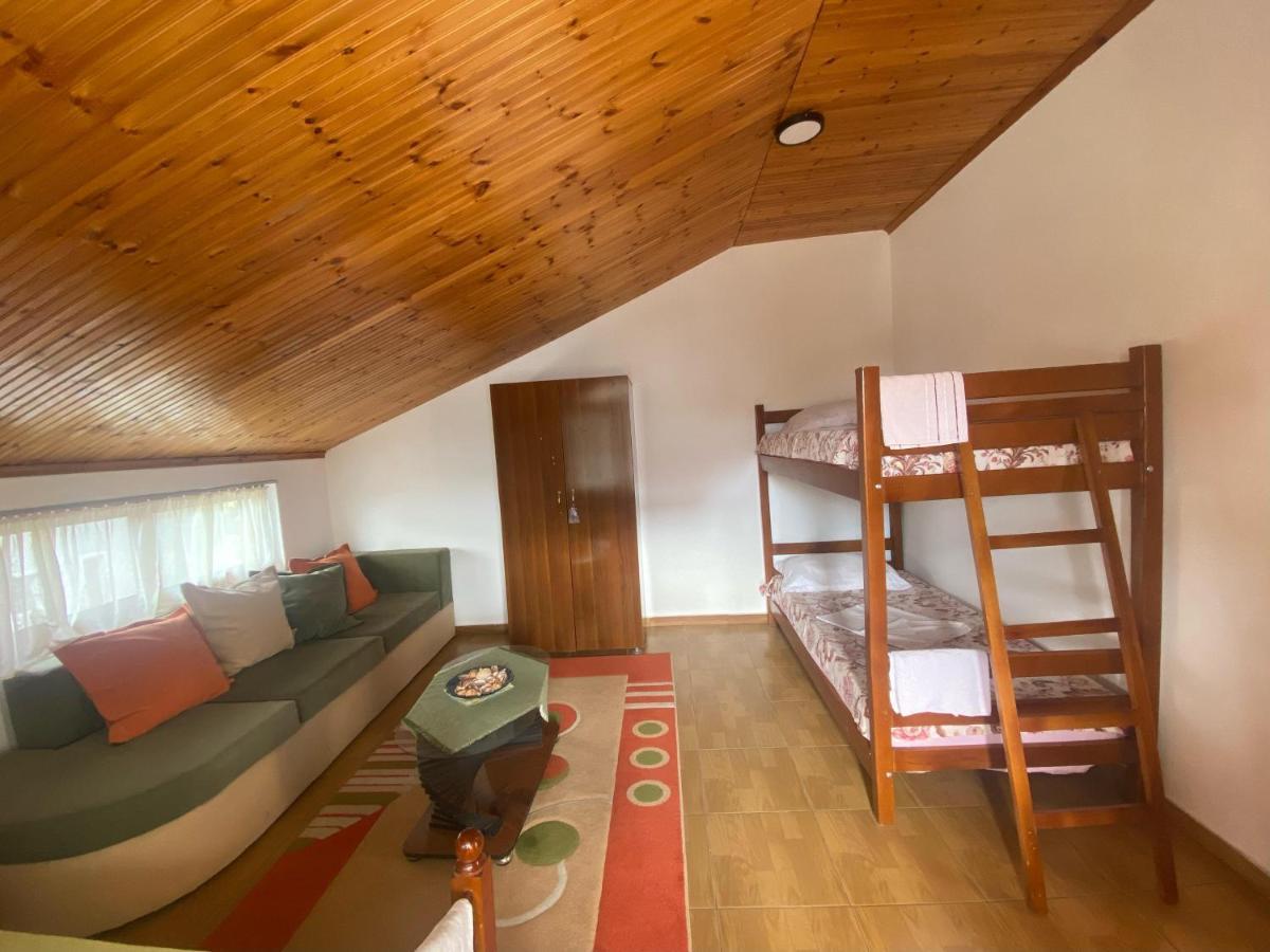 Happy Corner Guest House Шкодер Екстер'єр фото