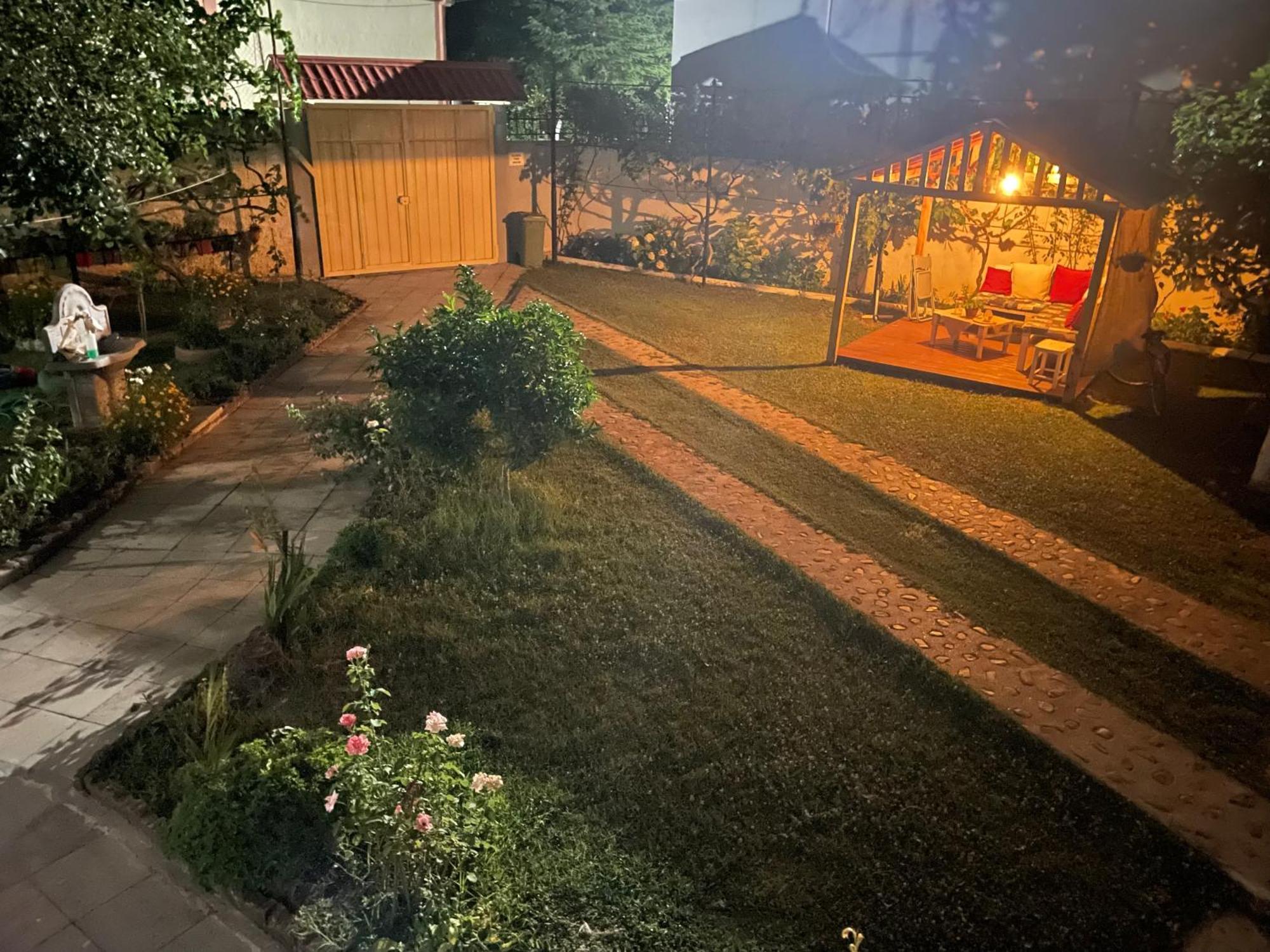 Happy Corner Guest House Шкодер Екстер'єр фото